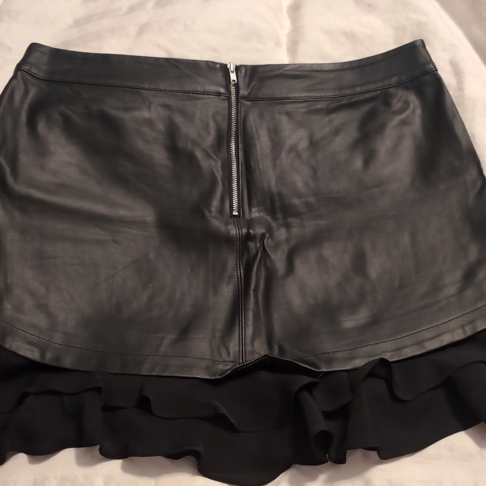 Madison Black Ruffled Mini Skirt - Picture 3 of 3